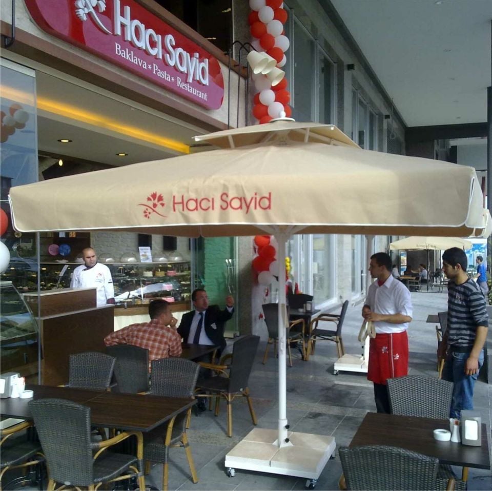 3x3 İpli Saçaklı Bahçe Şemsiyesi Akrilik Kumaş Kırmızı